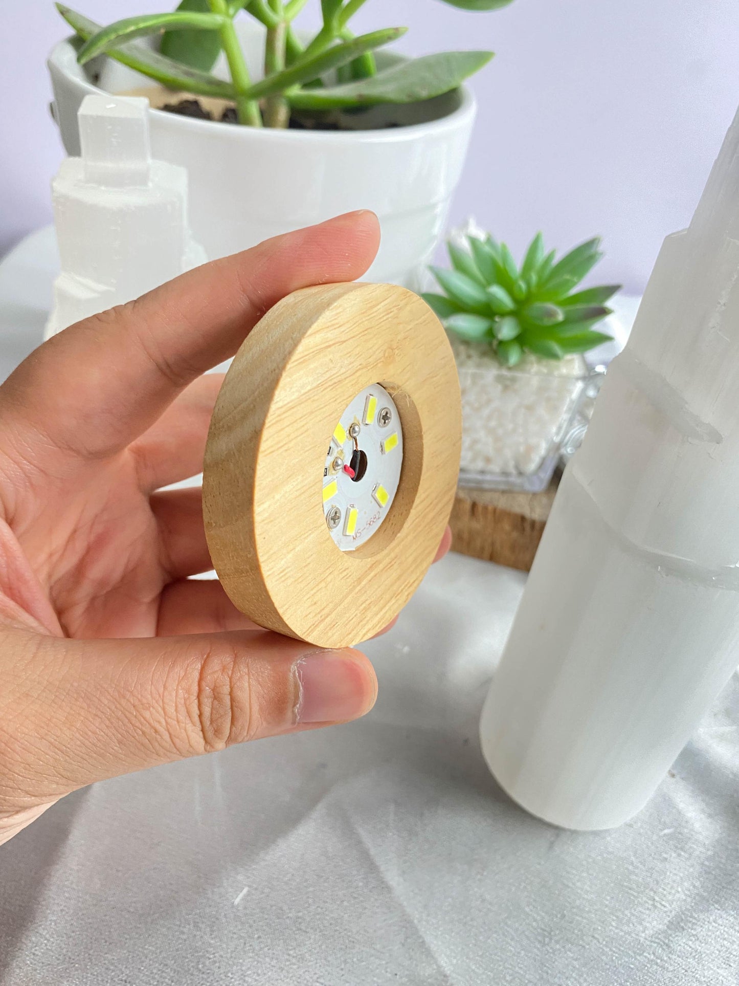 Natural Selenite Charging Tower with Lamp , High-Vibrational Energy Cleanser , Crystal Charging Stand , Crystal Tower , Crystal Energy