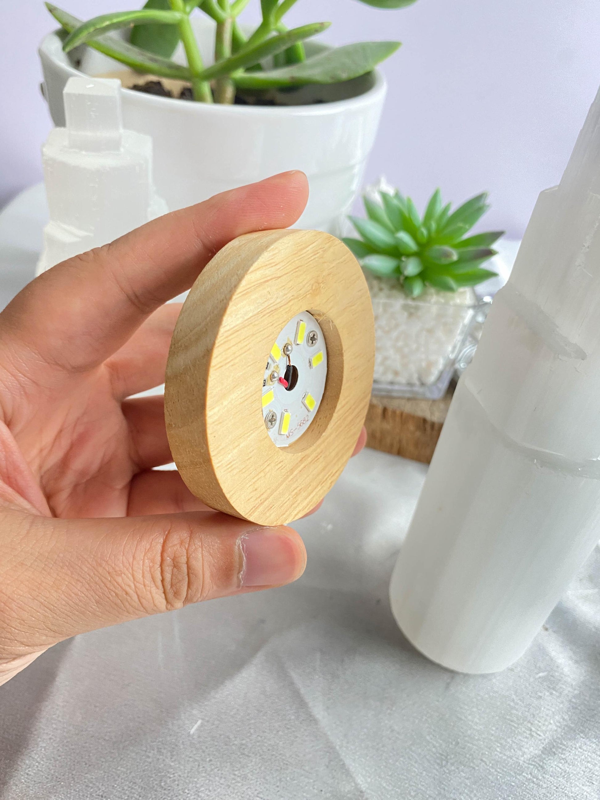 Natural Selenite Charging Tower with Lamp , High-Vibrational Energy Cleanser , Crystal Charging Stand , Crystal Tower , Crystal Energy